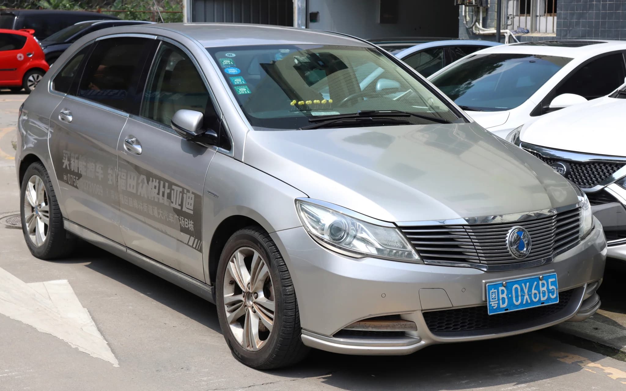 BYD launches "flash-charging" model and expands global charging network